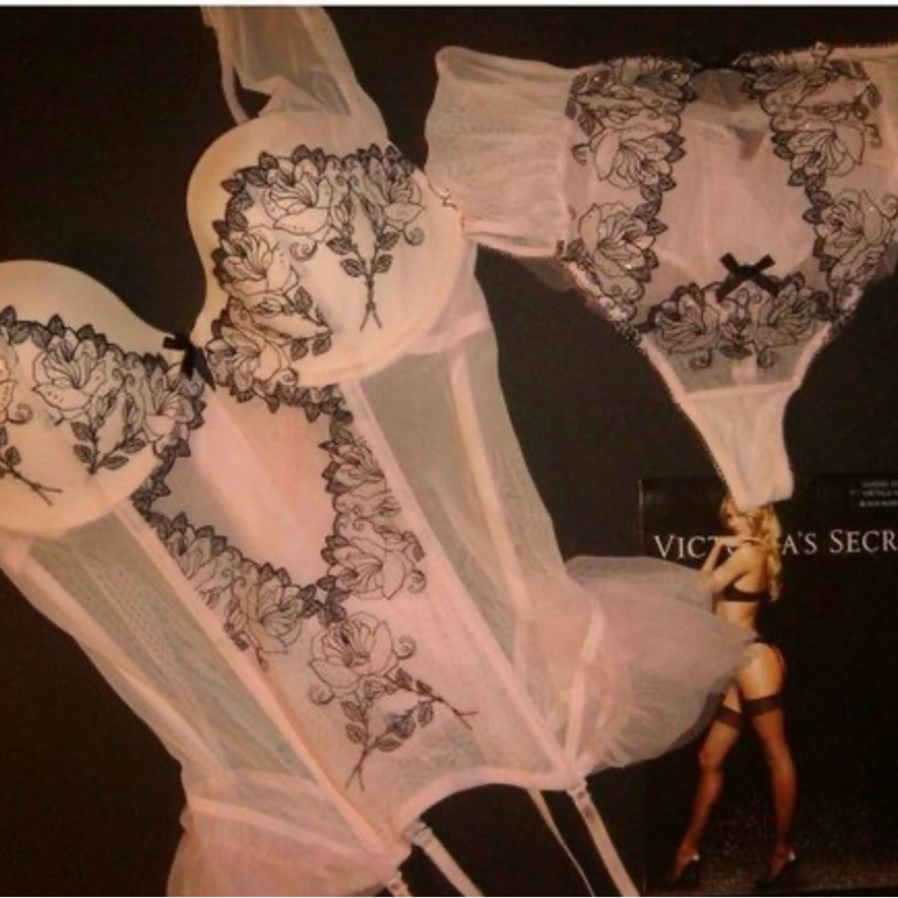 Victoria’s Secret corset bustier garter